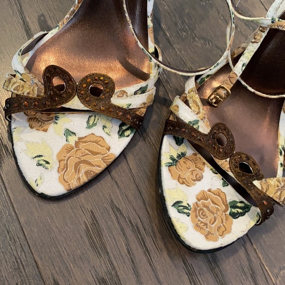 Flower & Rhinestone Heels - Picture 7 of 7